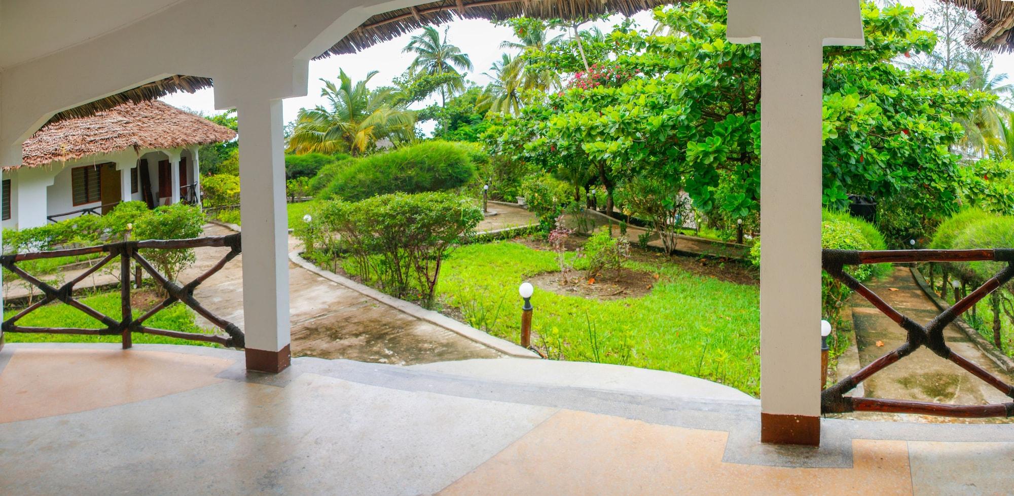 African Sun Sand Sea Beach Resort & Spa Bwejuu Buitenkant foto