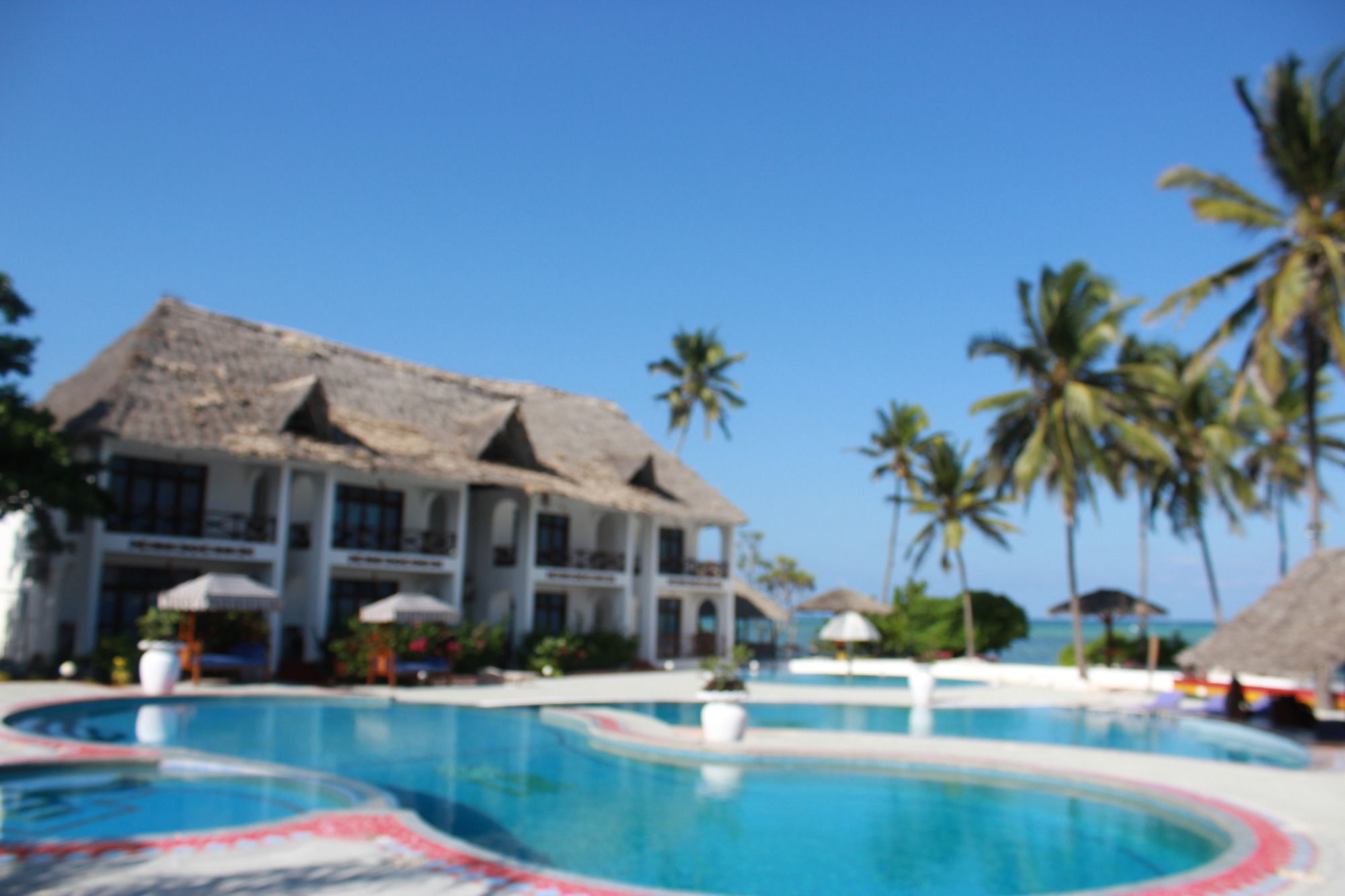 African Sun Sand Sea Beach Resort & Spa Bwejuu Buitenkant foto