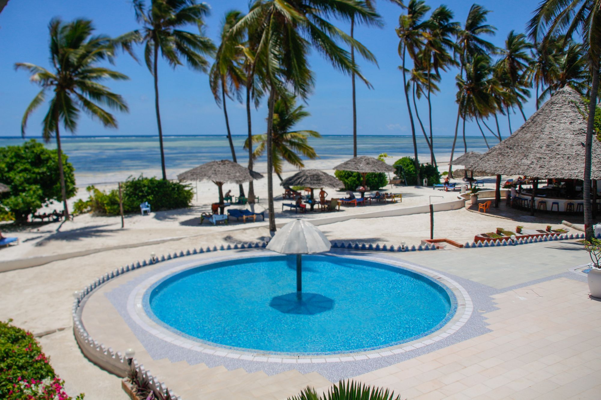 African Sun Sand Sea Beach Resort & Spa Bwejuu Buitenkant foto