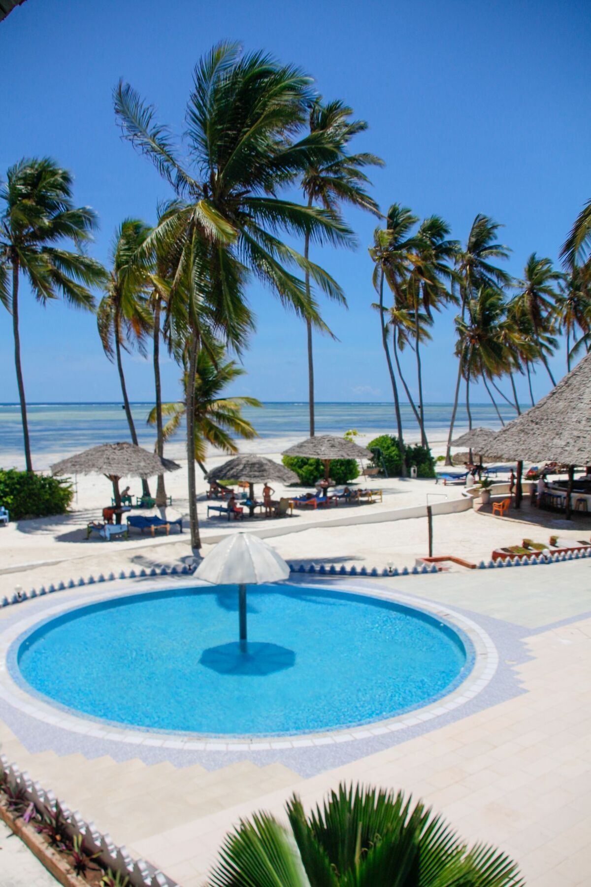African Sun Sand Sea Beach Resort & Spa Bwejuu Buitenkant foto