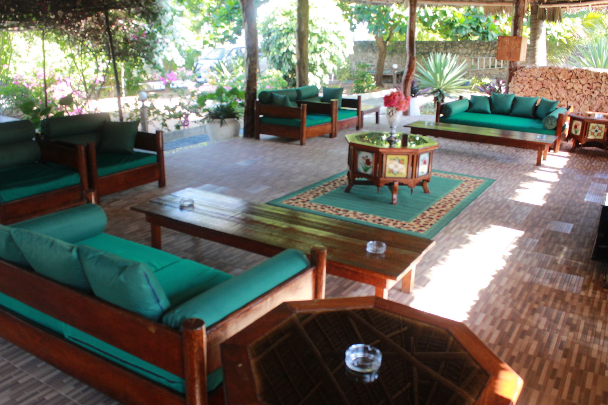 African Sun Sand Sea Beach Resort & Spa Bwejuu Buitenkant foto