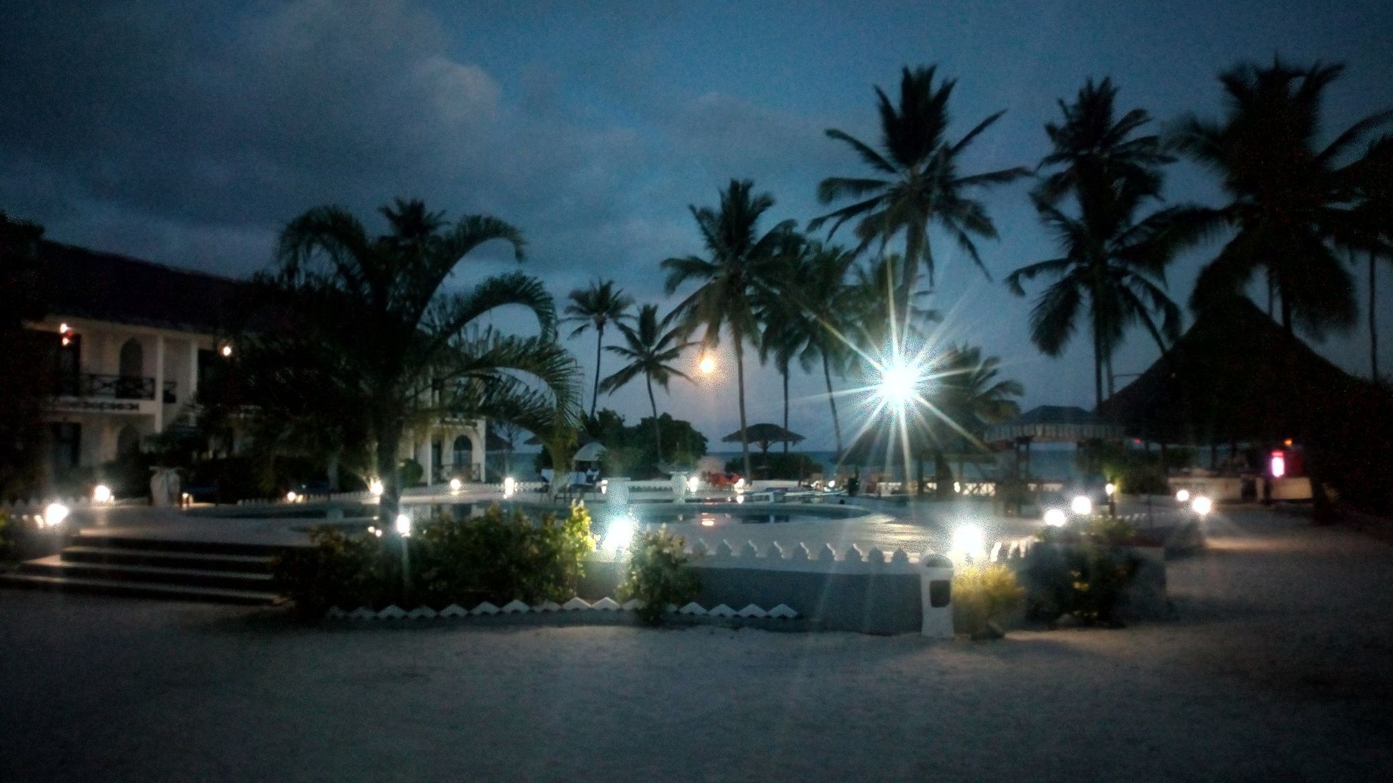 African Sun Sand Sea Beach Resort & Spa Bwejuu Buitenkant foto