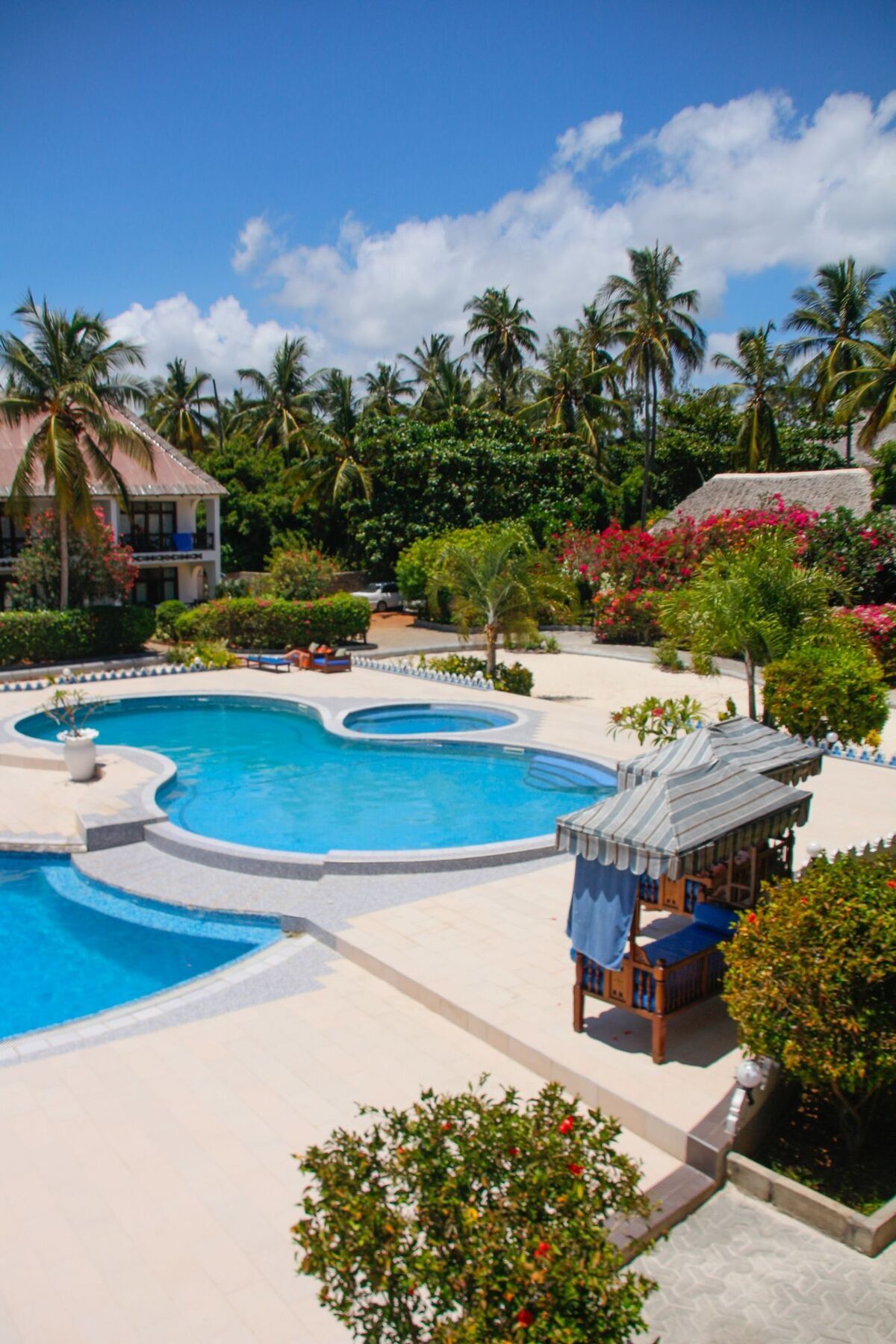 African Sun Sand Sea Beach Resort & Spa Bwejuu Buitenkant foto