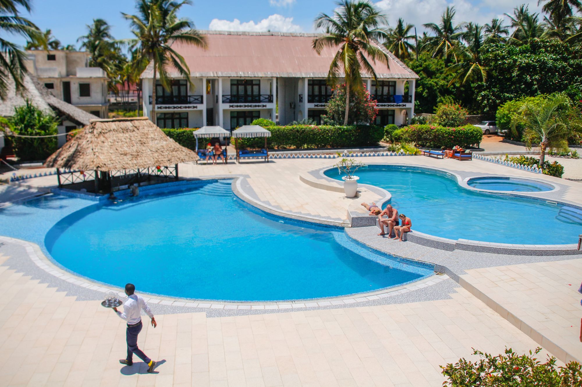 African Sun Sand Sea Beach Resort & Spa Bwejuu Buitenkant foto