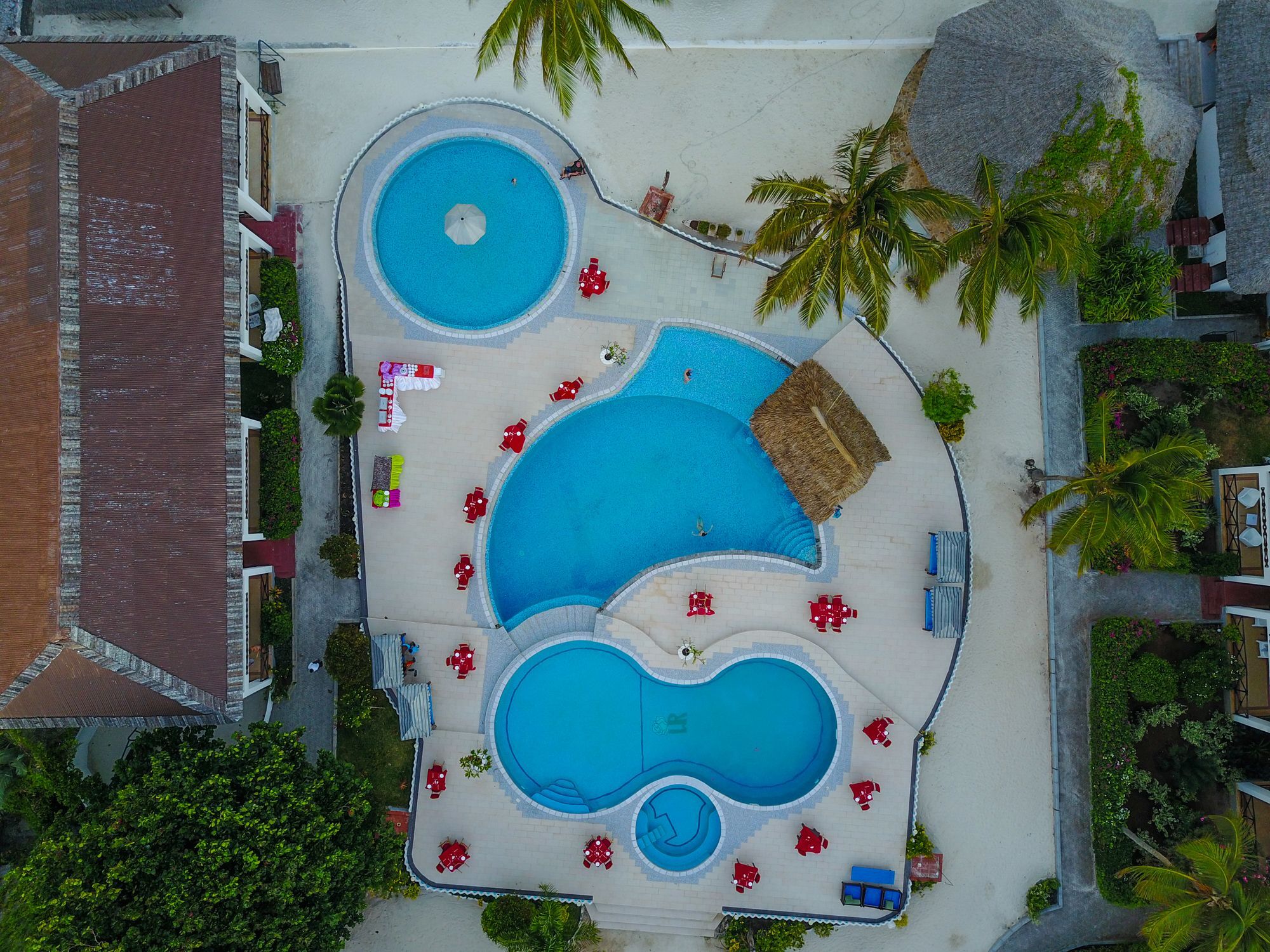 African Sun Sand Sea Beach Resort & Spa Bwejuu Buitenkant foto