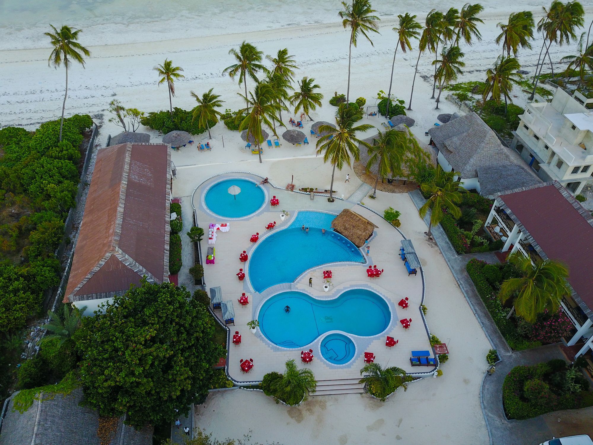 African Sun Sand Sea Beach Resort & Spa Bwejuu Buitenkant foto